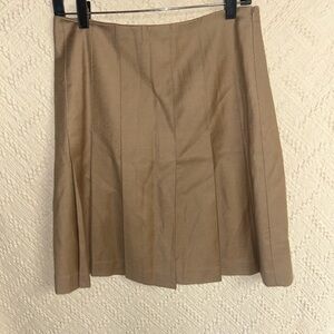 Banana Republic A-Line pleated Skirt in tan-kakis